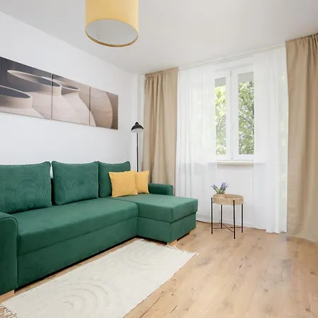 Cozy Near Royal Baths Park By Renters * Varşova