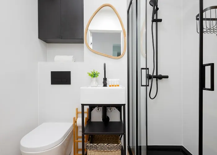 Apartament Cozy Near Royal Baths Park By Renters