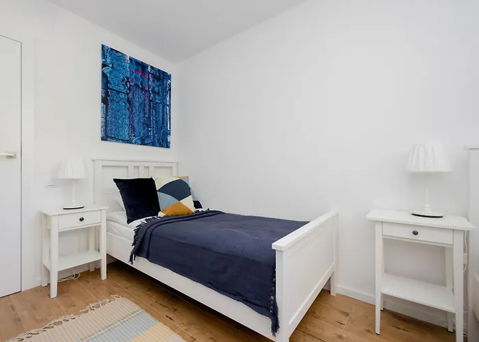 Apartament Cozy Near Royal Baths Park By Renters