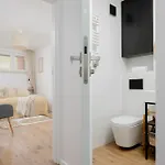Cozy Near Royal Baths Park By Renters * 华沙