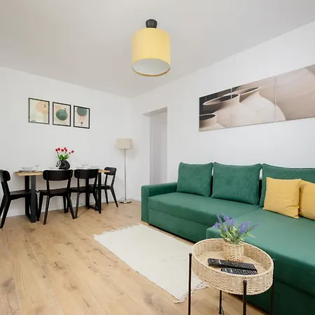 Cozy Near Royal Baths Park By Renters 华沙